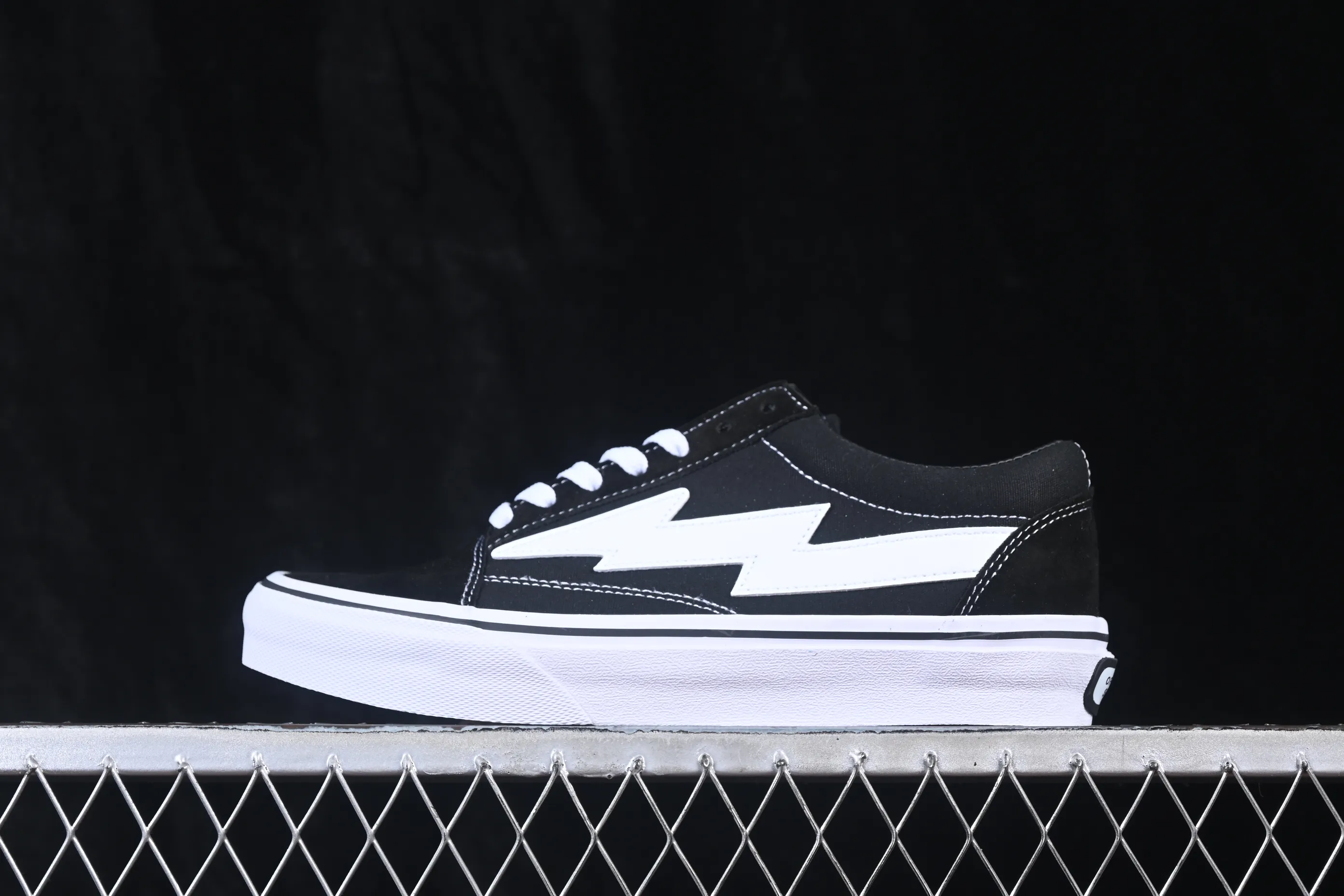 All categories Vans Vans series Vans Low Vans low-top Revenge x Storm Old Skool Lightning joint low-top casual sneakers black and white